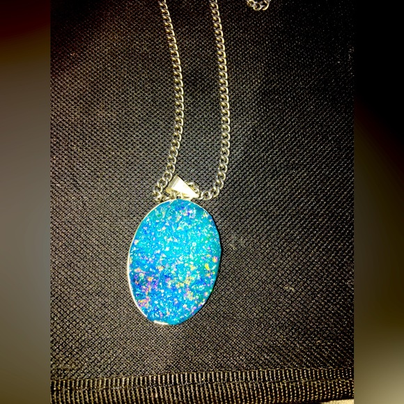 Gorgeous Blue Druzy Agate Oval Pendant DOES NOT INCLUDE Stainless Steel chain - Picture 4 of 6